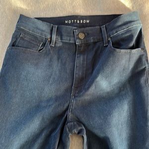 Mott and Bow high rise skinny jeans size 29
